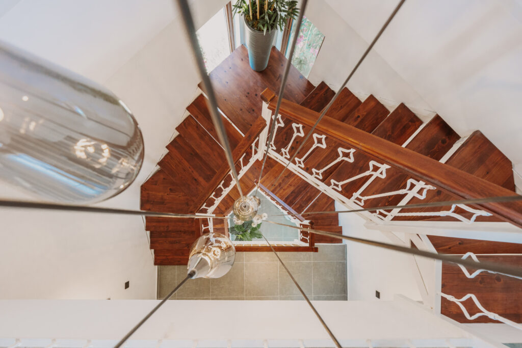 Conveniently Located Modern Detached Four Bedroom Villa