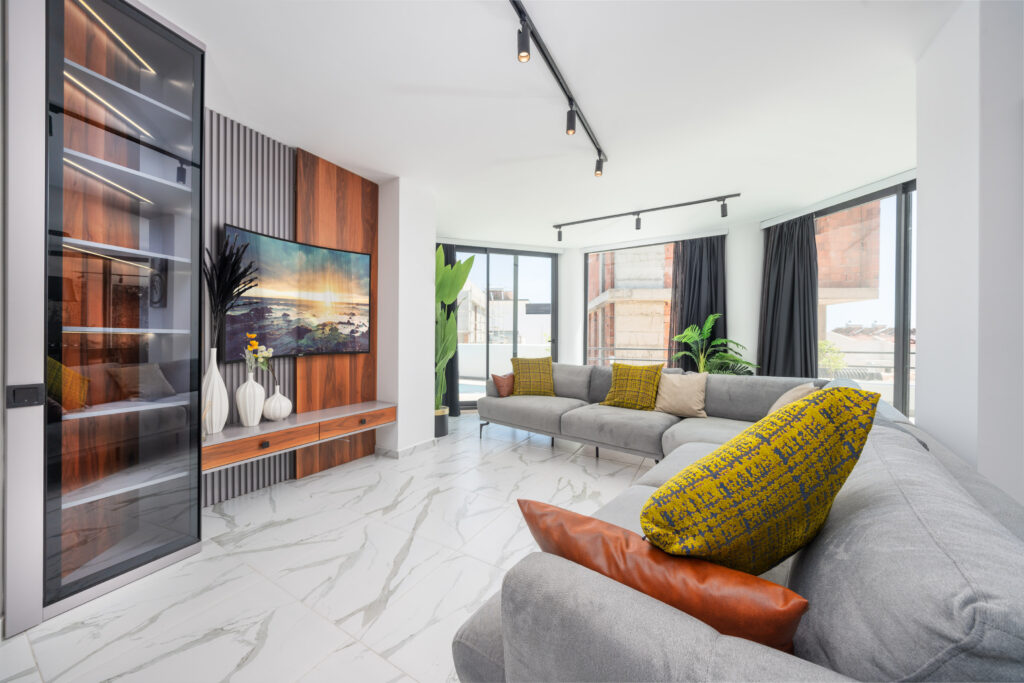 Conveniently Located Modern Detached Four Bedroom Villa