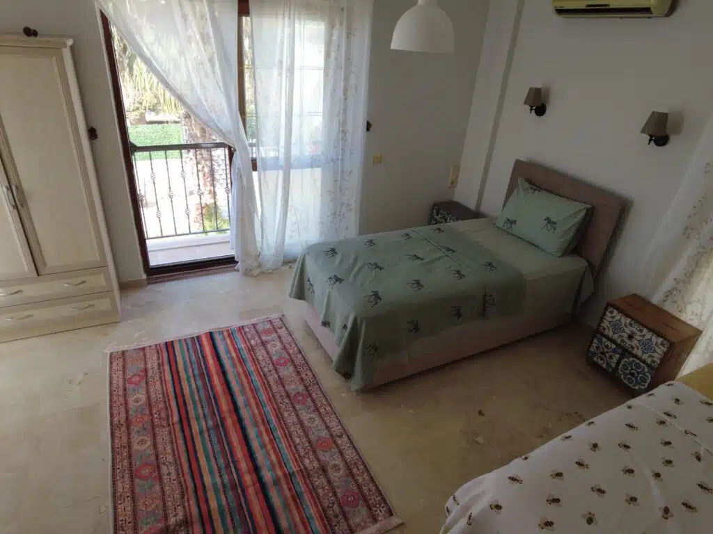 Bargain 3 Bedroom Villa with Sea views