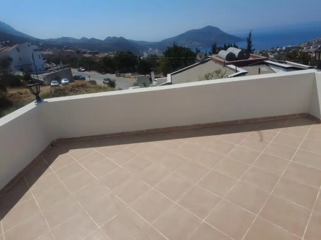 Bargain 3 Bedroom Villa with Sea views