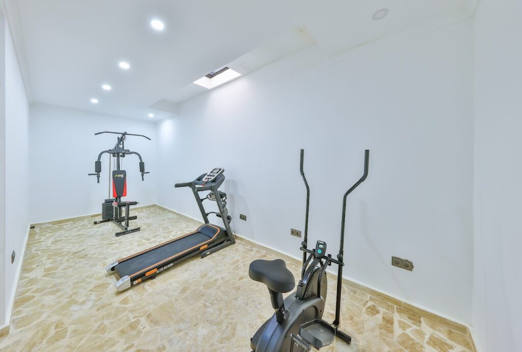 Luxury 3 Bedroom Apartment With 2 Private Swimmig Pools and Garden