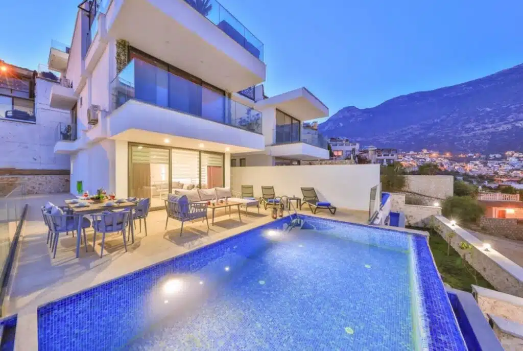 Luxury 3 Bedroom Apartment with 2 Private Swimming Pools and Garden