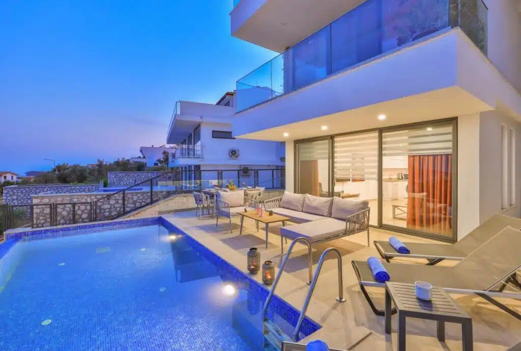 Luxury 3 Bedroom Apartment with 2 Private Swimming Pools and Garden