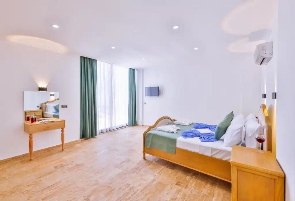 Luxury 3 Bedroom Apartment With 2 Private Swimmig Pools and Garden