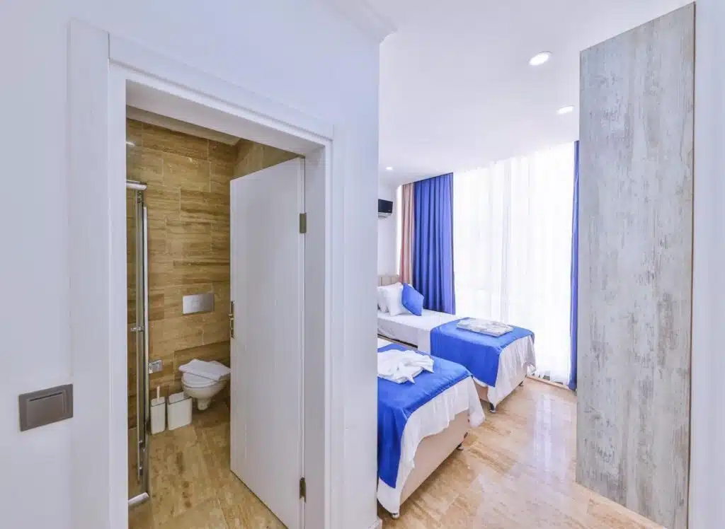 Luxury 3 Bedroom Apartment With 2 Private Swimmig Pools and Garden