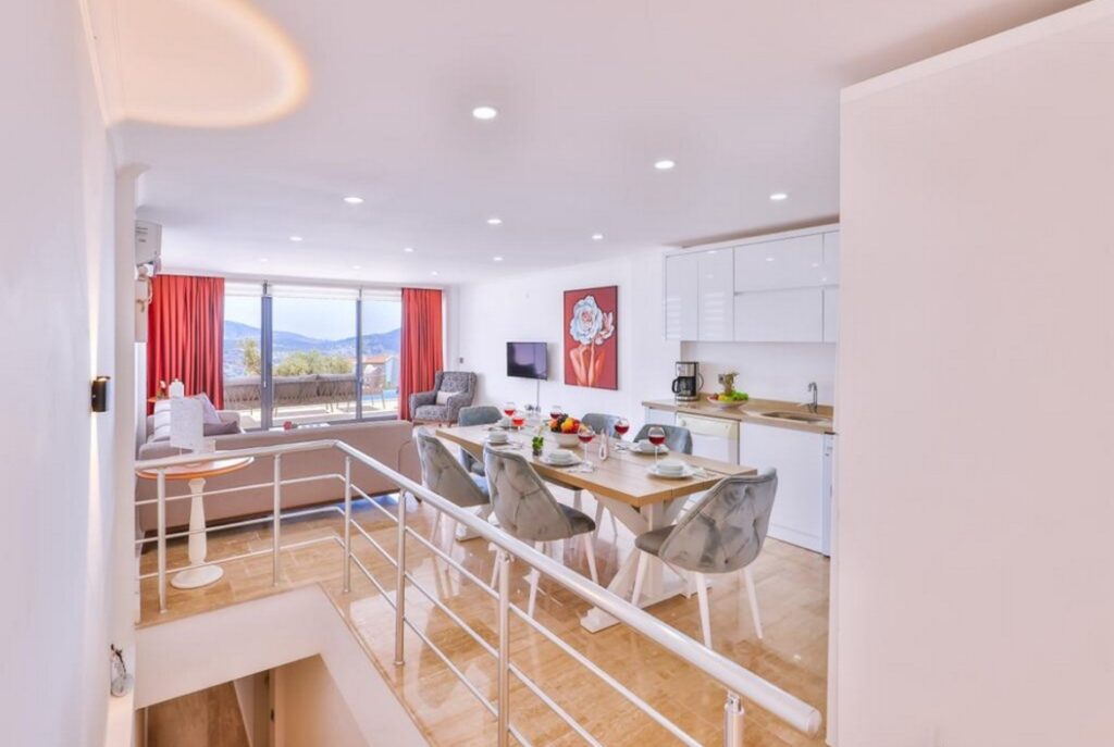 Luxury 3 Bedroom Apartment With 2 Private Swimmig Pools and Garden