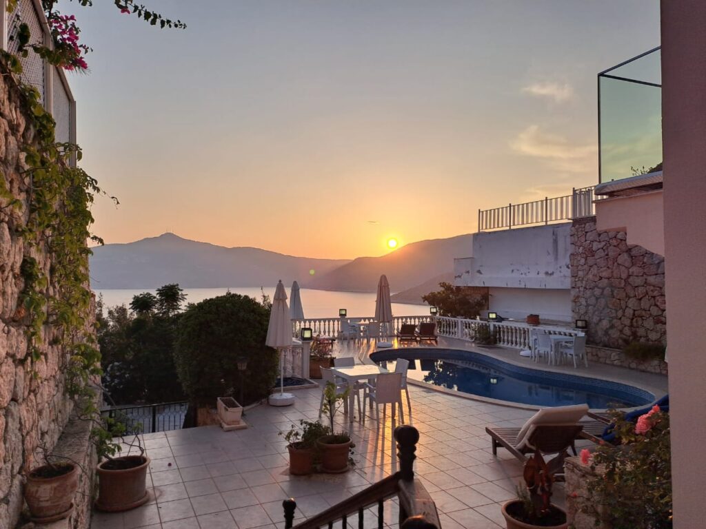 Seafront 2 Bedroom Apartment in Kalkan with Pool