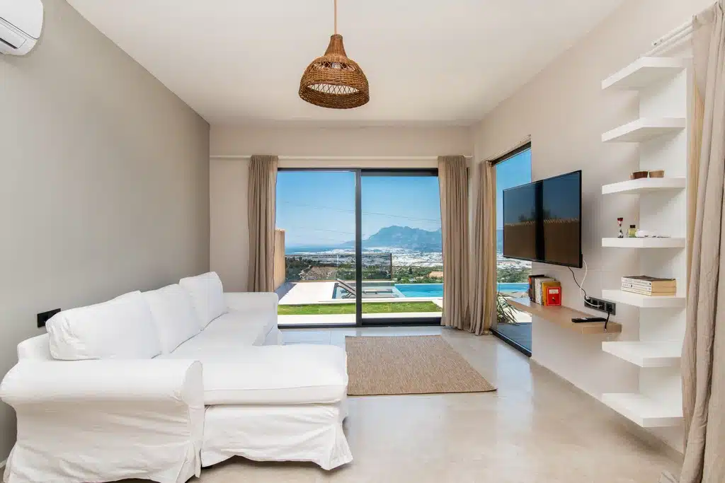 Beautifully Designed 2 Bedroom Villa with 1 Bedroom Self Contained Apartment