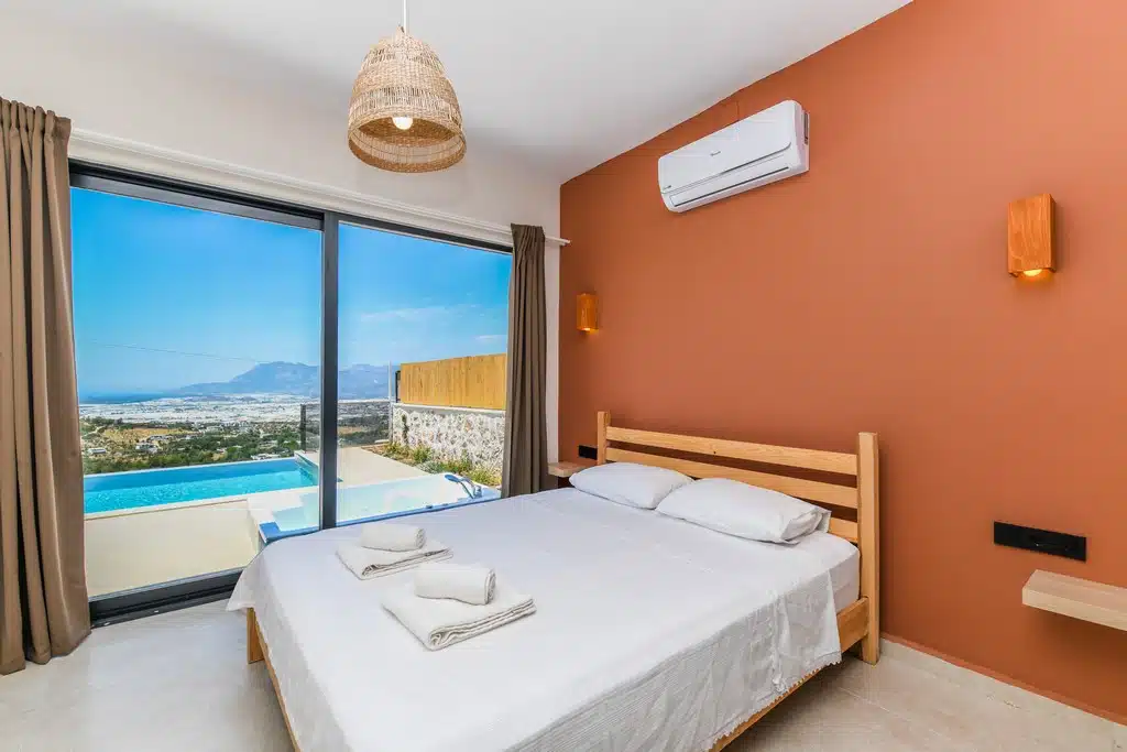 Beautifully Designed 2 Bedroom Villa with 1 Bedroom Self Contained Apartment