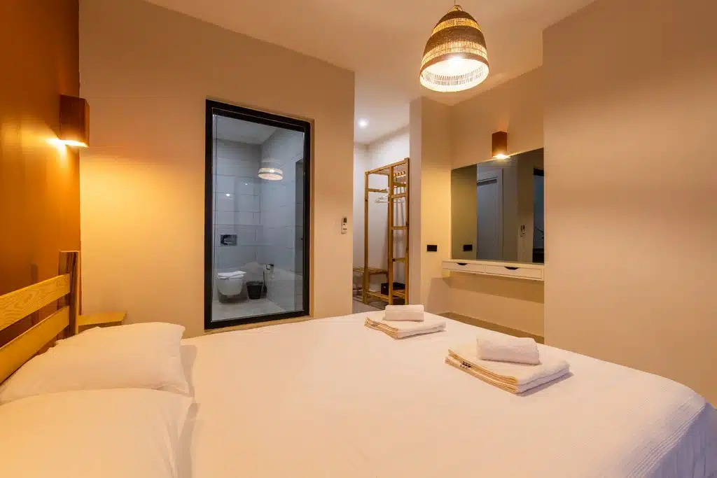 Beautifully Designed 2 Bedroom Villa with 1 Bedroom Self Contained Apartment