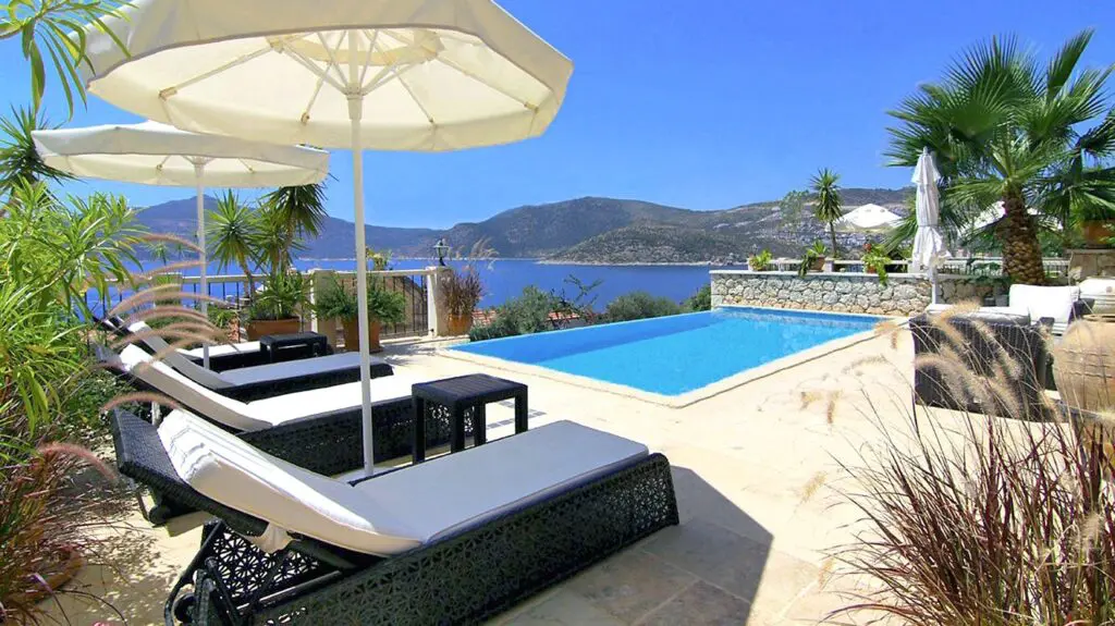 Beautifully Presented Seafront Villa in Kışla Kalkan