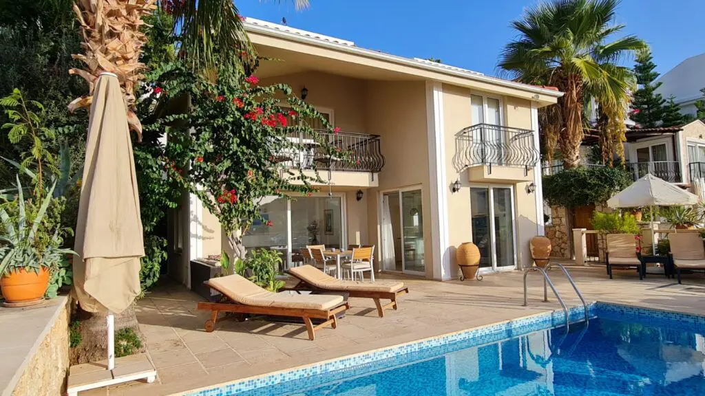 Beautifully Presented Seafront Villa in Kışla Kalkan