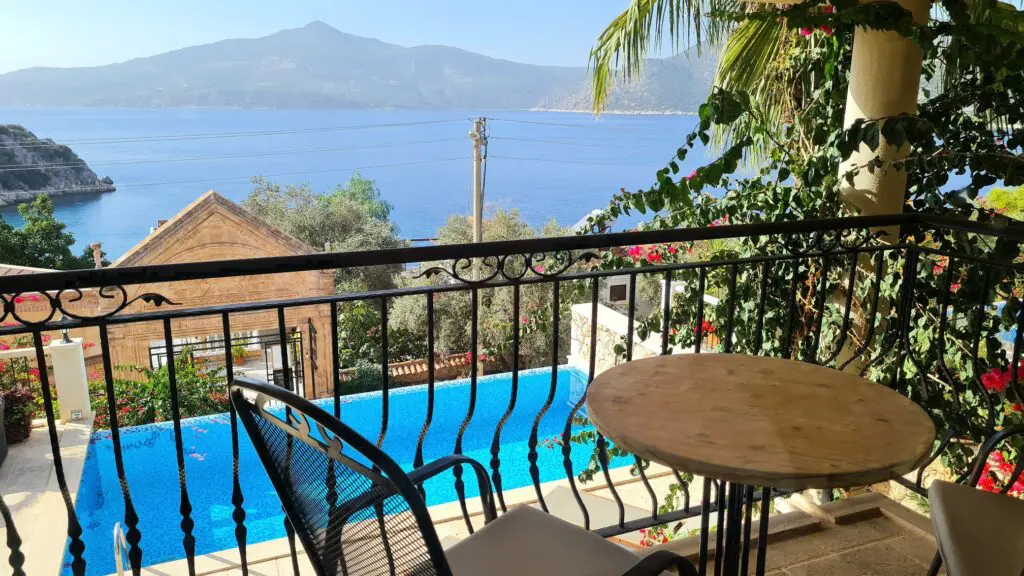 Beautifully Presented Seafront Detached Villa In Kisla