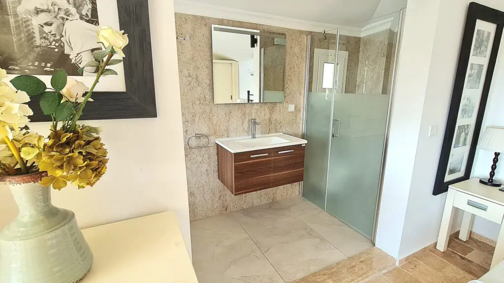 Beautifully Presented Seafront Detached Villa In Kisla