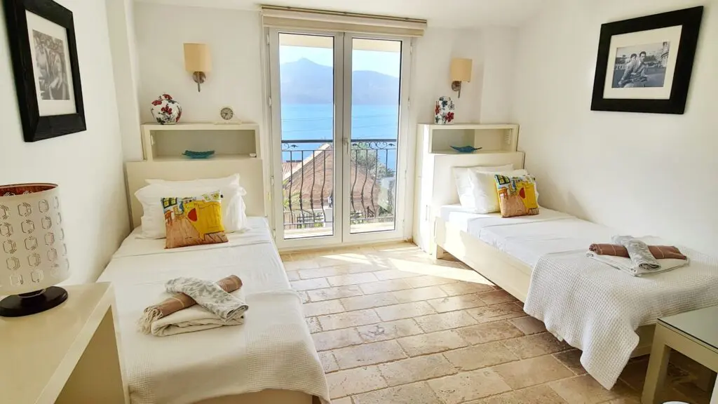 Beautifully Presented Seafront Detached Villa In Kisla