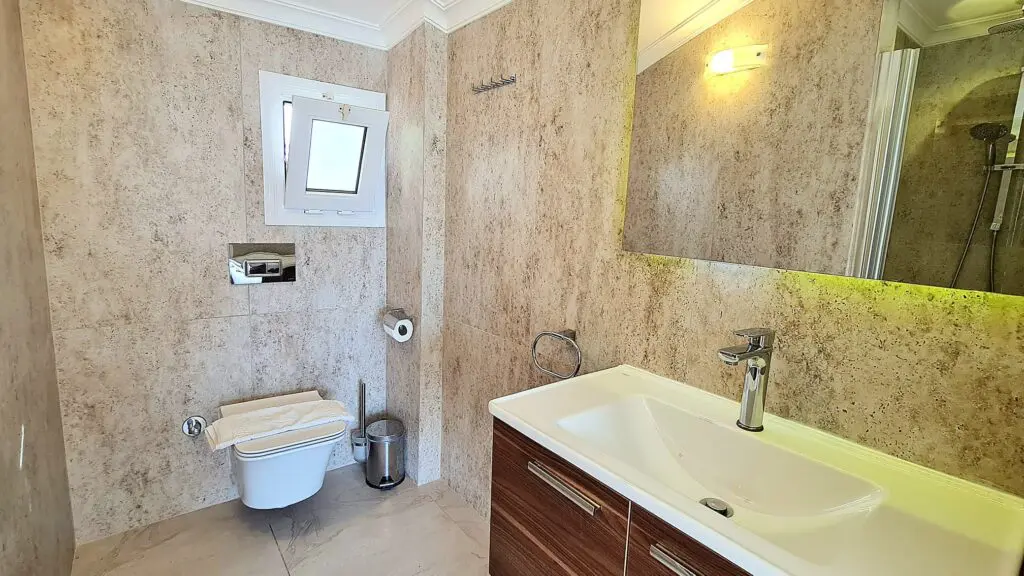 Beautifully Presented Seafront Detached Villa In Kisla