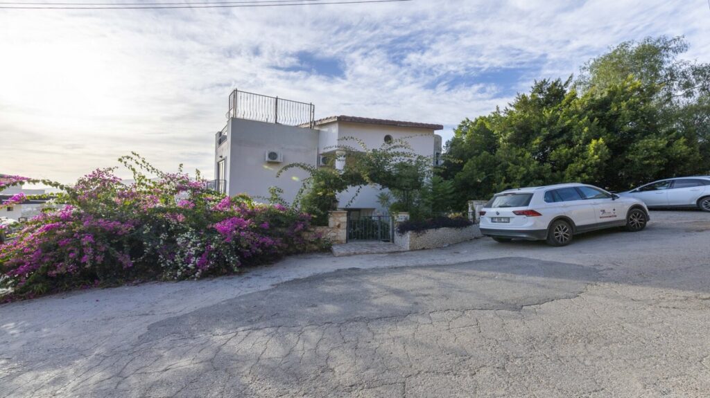 Modern 2-Bedroom Apartment with Stunning Sea Views in Lower Kızıltas