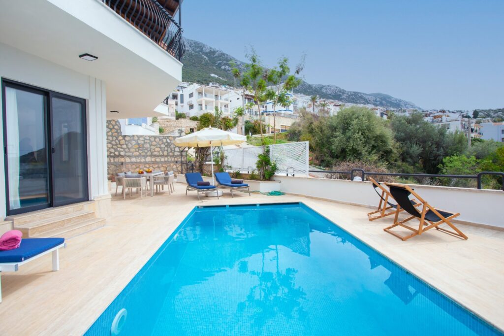 Stylish 3 Bedroom Villa with Panoramic Sea Views