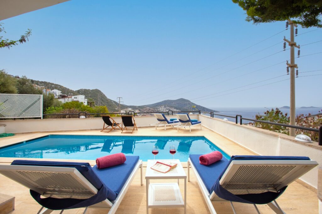 Stylish 3 Bedroom Villa with Panoramic Sea Views
