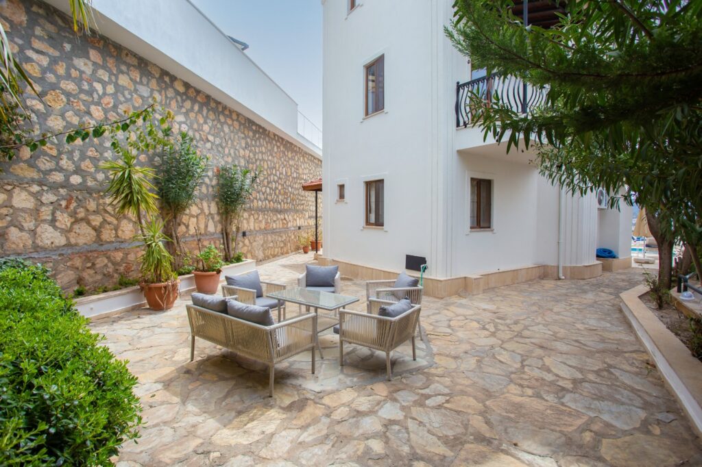 Stylish 3 Bedroom Villa with Panoramic Sea Views