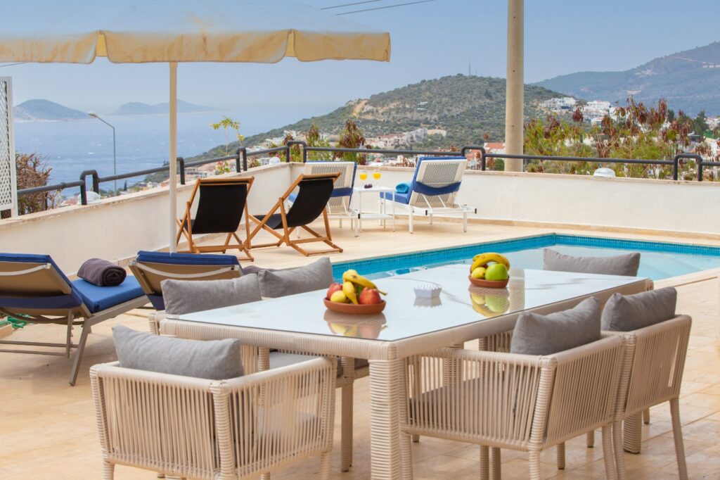 Stylish 3 Bedroom Villa with Panoramic Sea Views