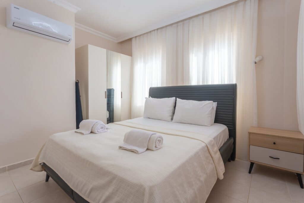 Stylish 3 Bedroom Villa with Panoramic Sea Views