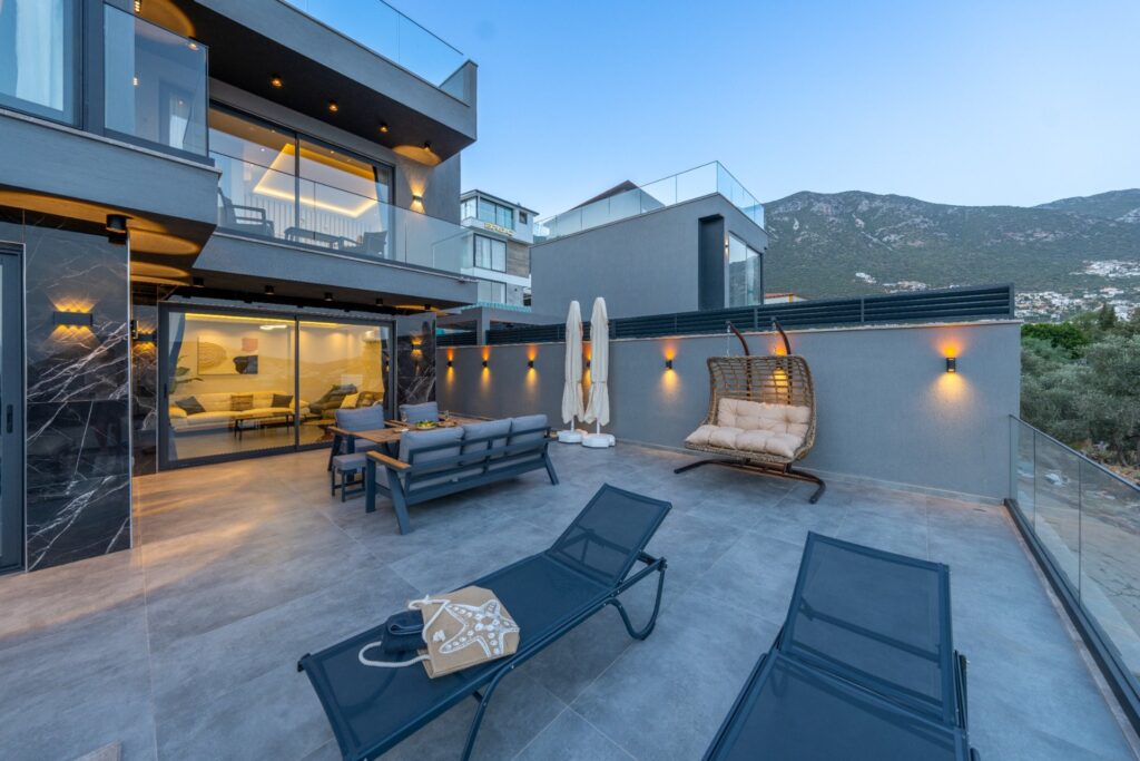 Modern 4-Bedroom Villa with Indoor Pool, Cinema Room & Panoramic Sea Views – Ortaalan, Kalkan