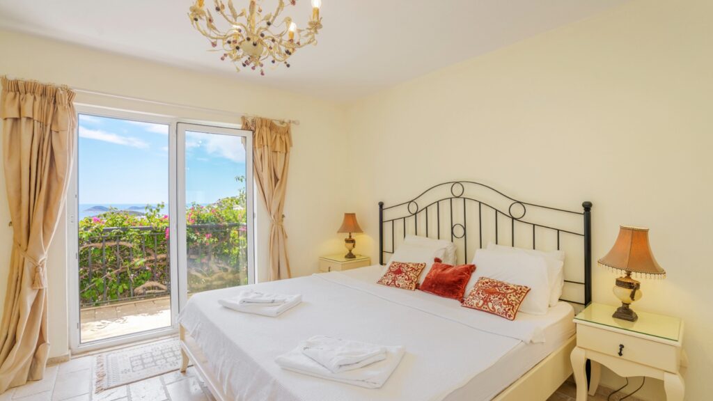 Stylish 3-Bedroom Villa with Panoramic Sea Views in Kalkan – Kızıltas