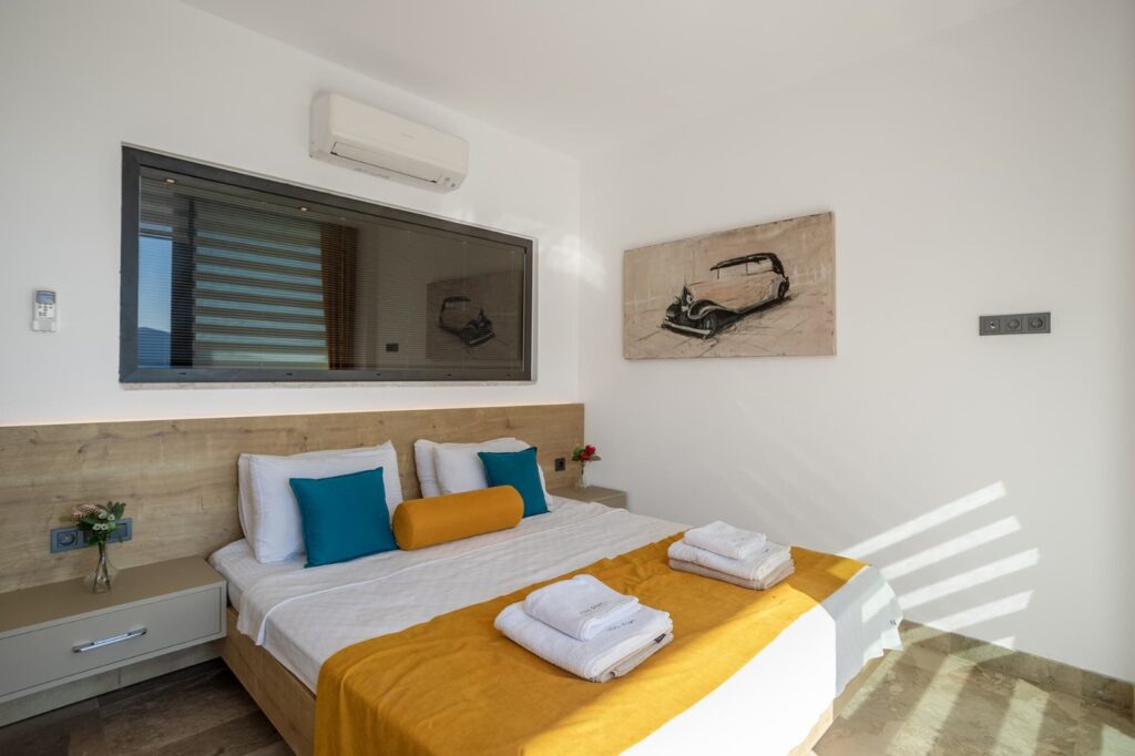 Luxurious 4-Bedroom Sea View Villa with Infinity Pool and Rooftop Jacuzzi in Central Kalkan