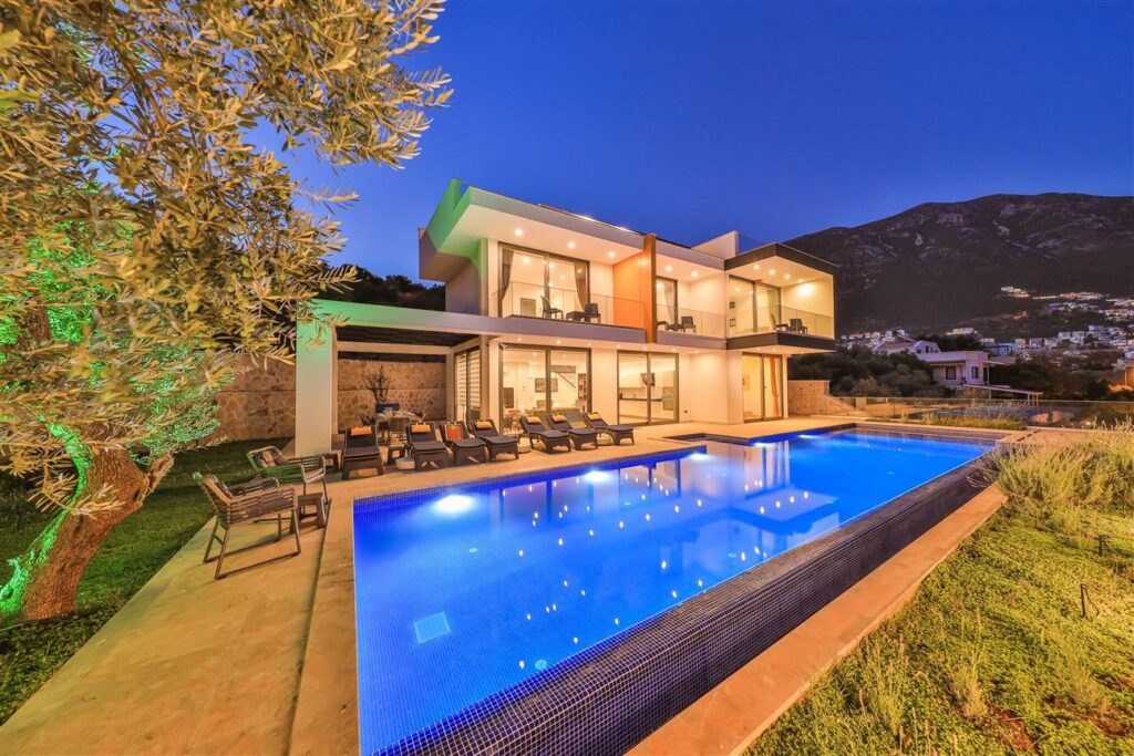 Luxurious 4-Bedroom Sea View Villa with Infinity Pool and Rooftop Jacuzzi in Central Kalkan